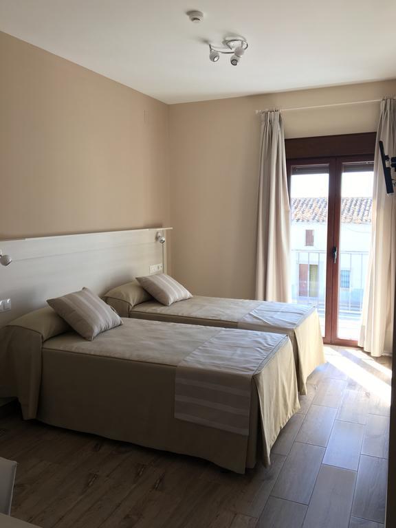 Hostal Los Encinares Villanueva de Cordoba Exterior photo